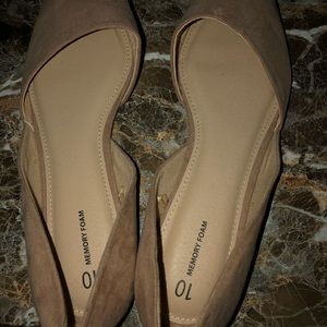 Size 10 Tan Flats